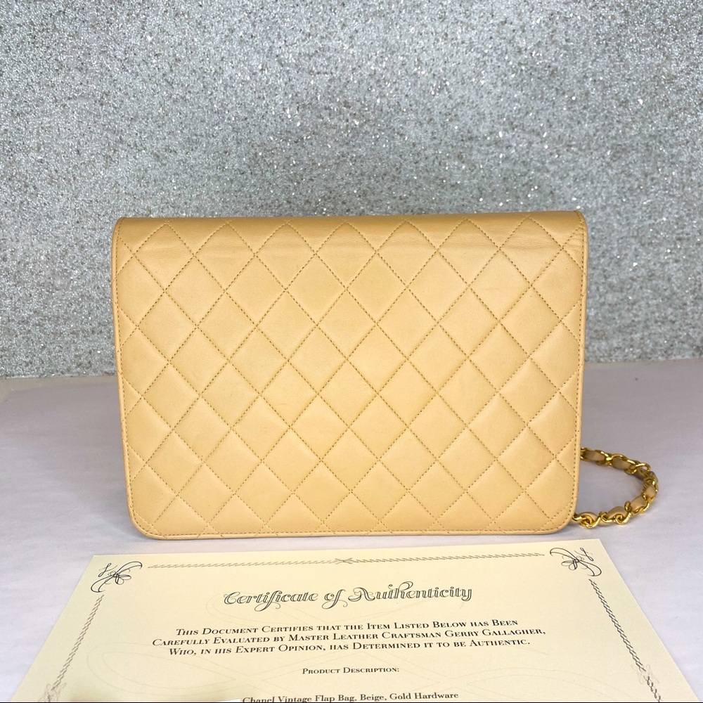 šSOLD Classic Flap Bag Beige with gold hardware - Picture 3 of 8